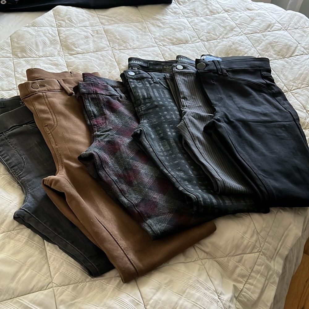 Skinny jeans, more skinny jeans